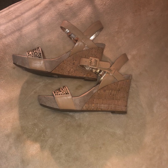 Chunky High Heels - Picture 3 of 3